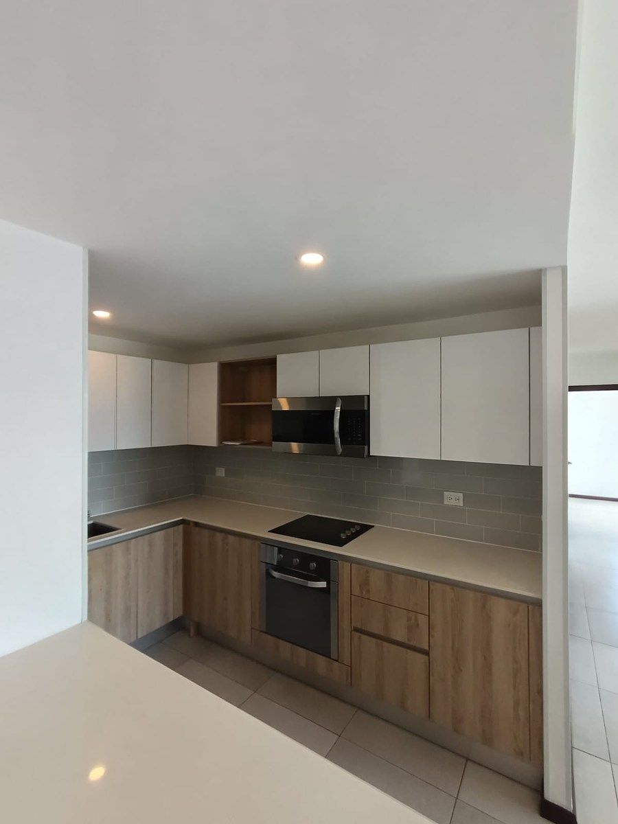 Apartamento en 10, Guatemala, foto 3 de 24