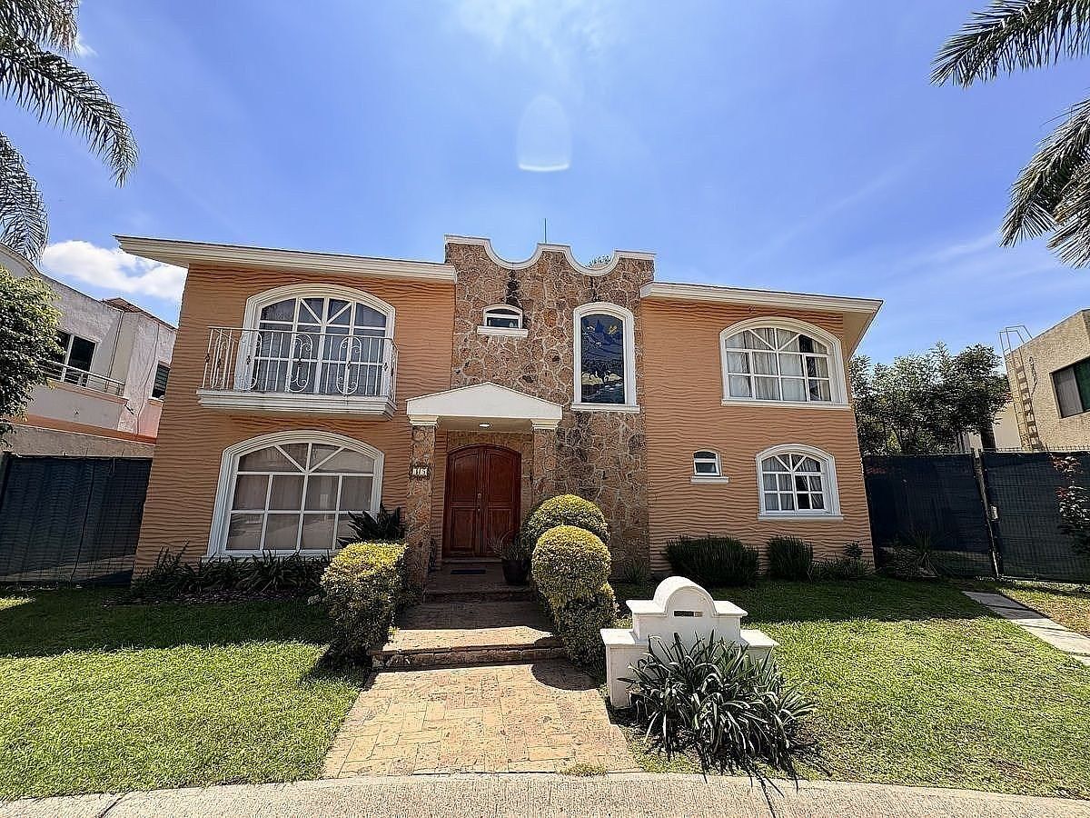 CASA EN VENTA, JARDIN REAL, COTO 8, foto 1 de 15