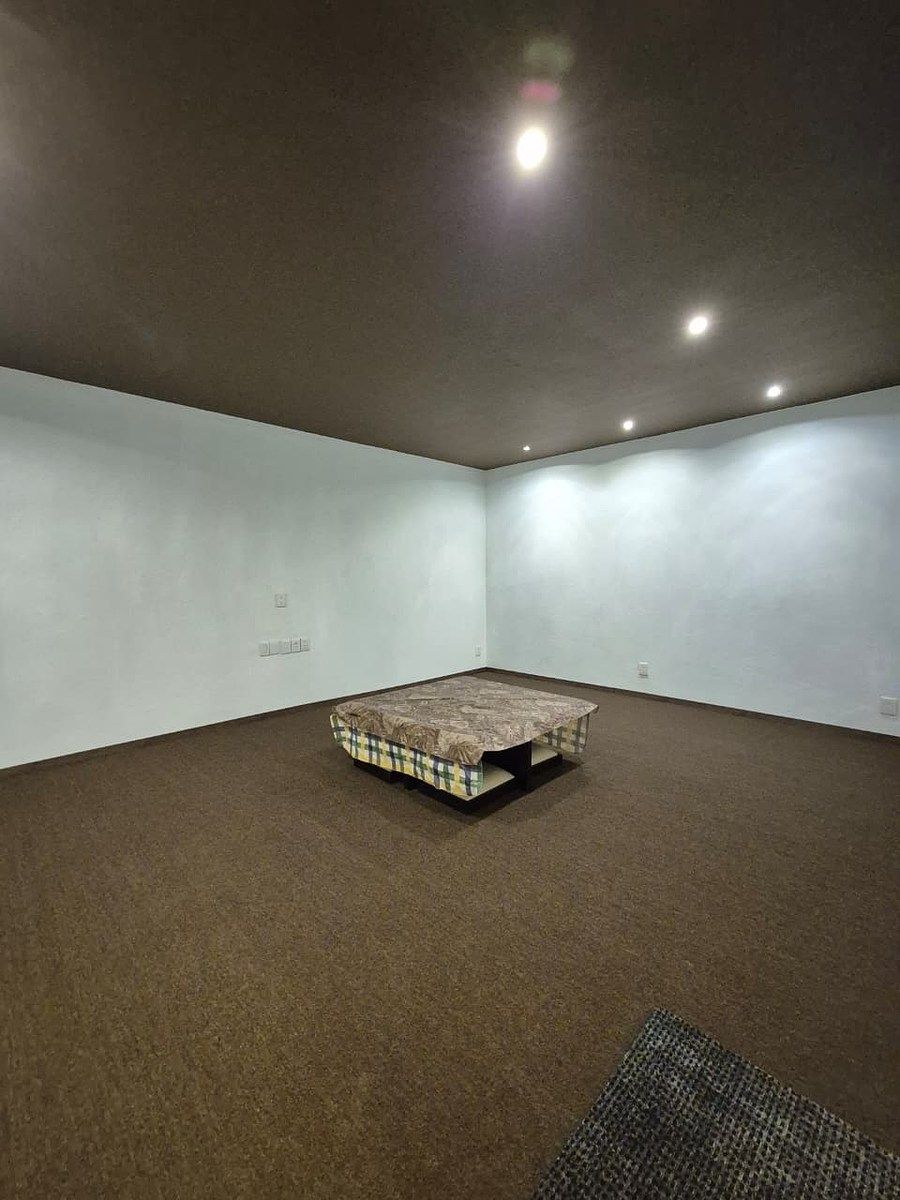 38 de 39: Salon para cine o multi usos