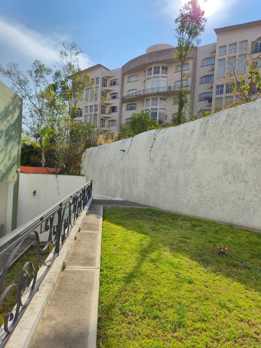 34 de 39: Jardín y terraza privada