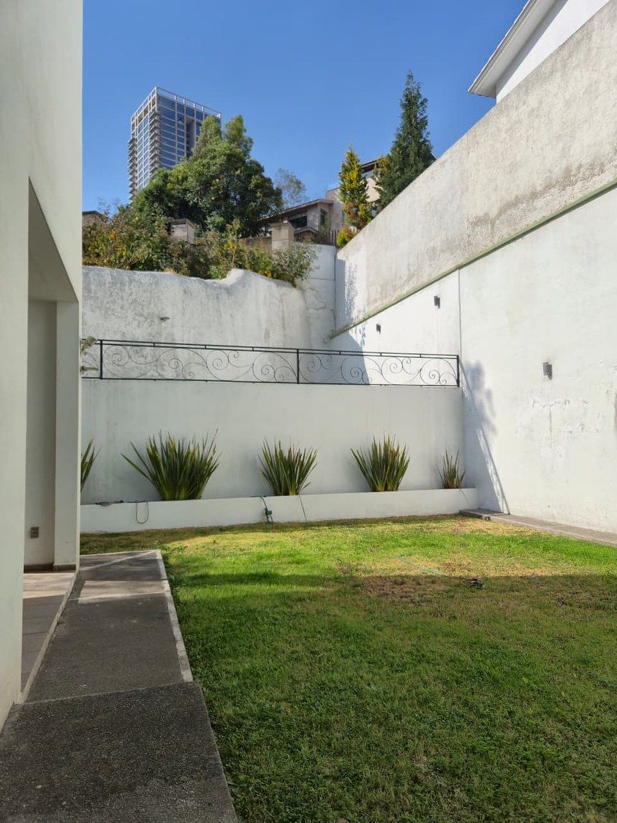 2 de 39: Jardín privado