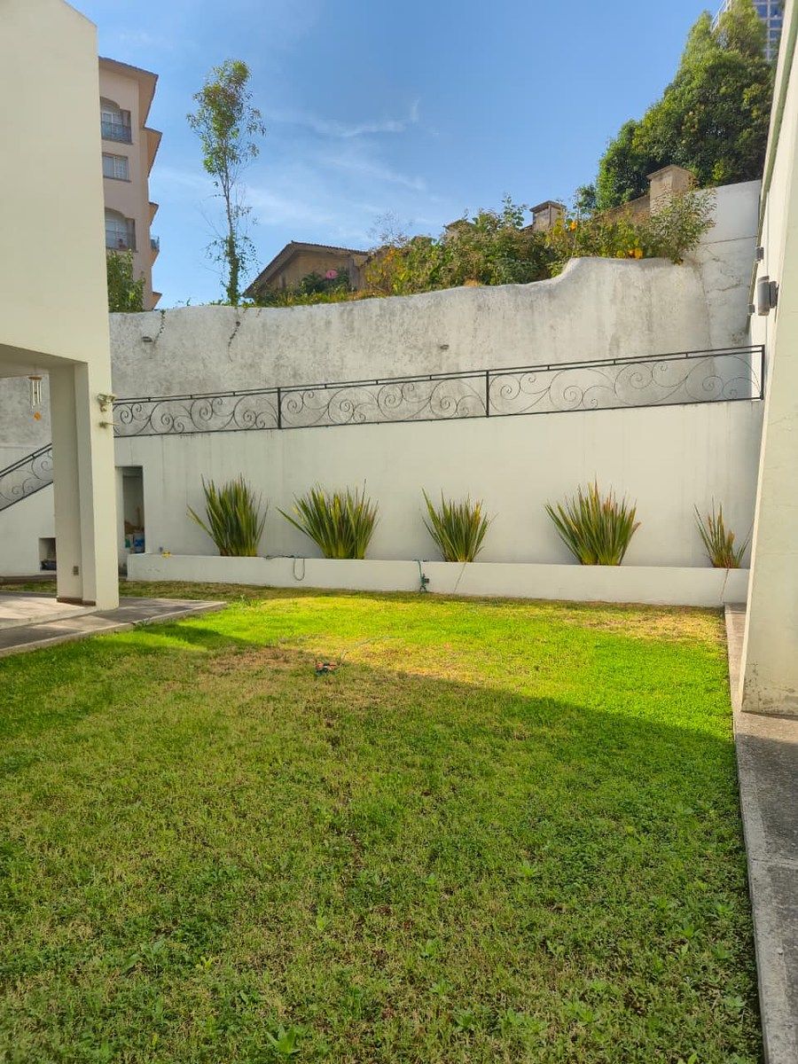 1 de 39: Jardín Privado