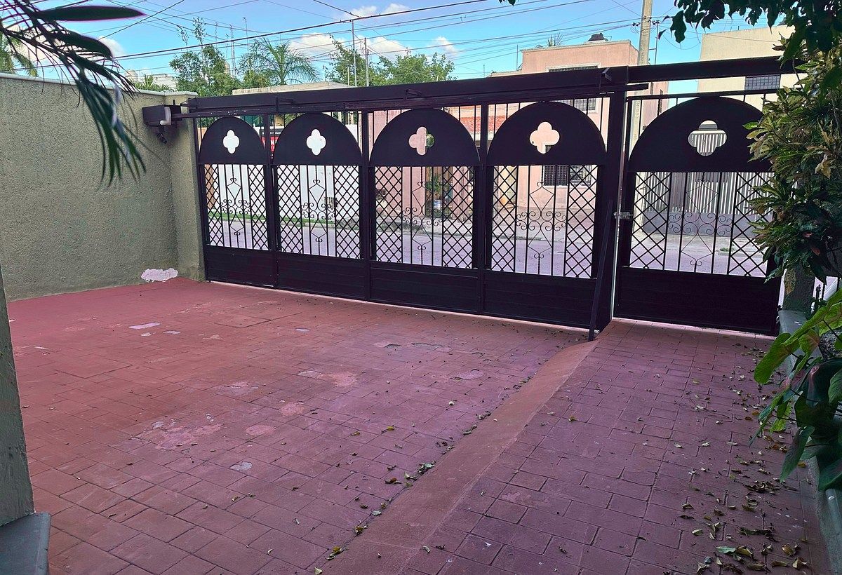 6 de 28: Estacionamiento