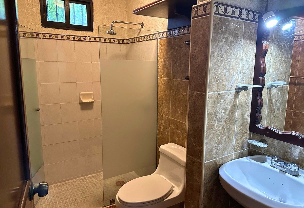 8 de 28: Baño Planta Baja