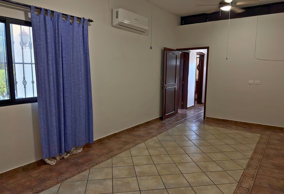 22 de 28: Recámara Principal Planta Alta