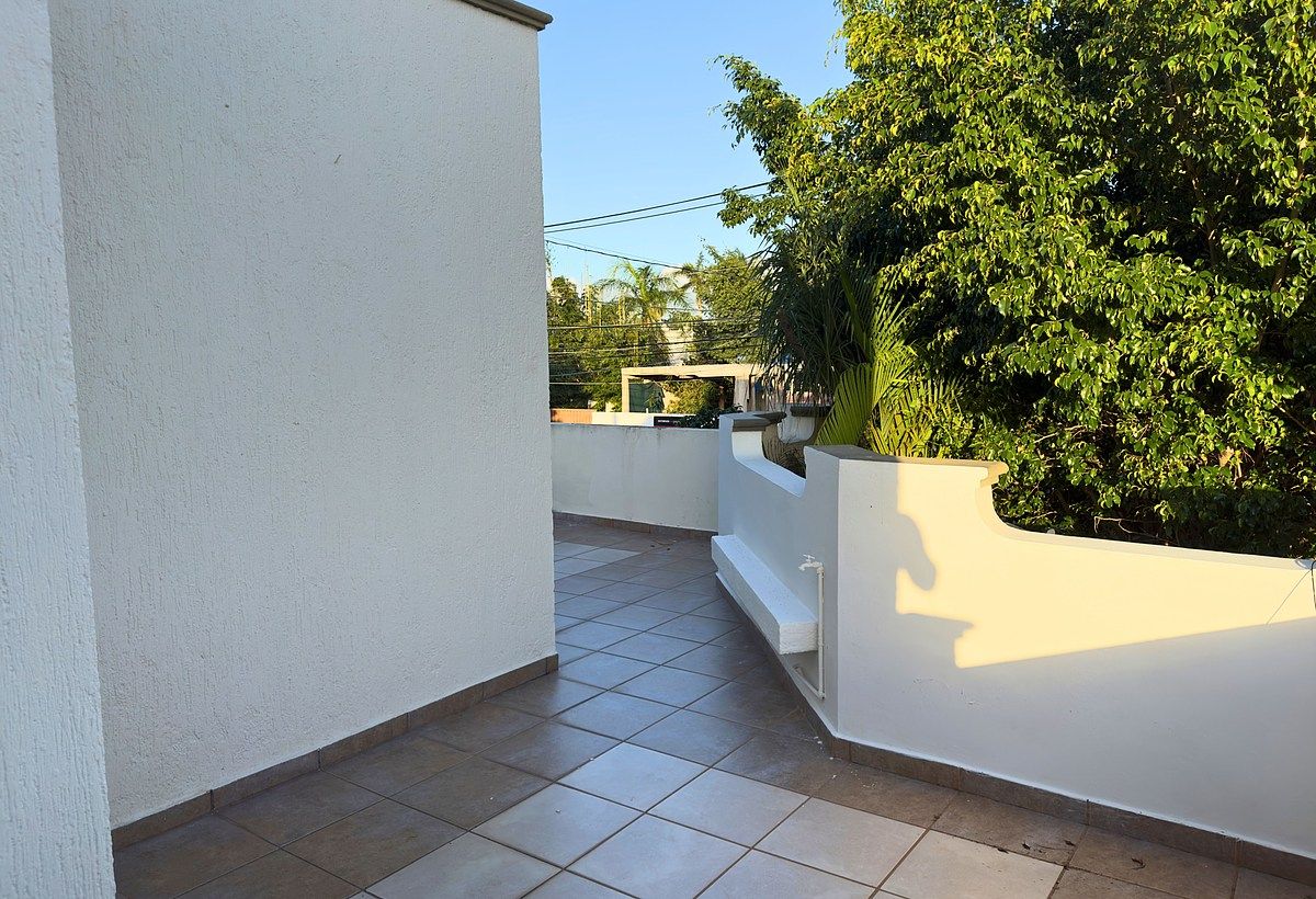 26 de 28: Terraza Planta Alta