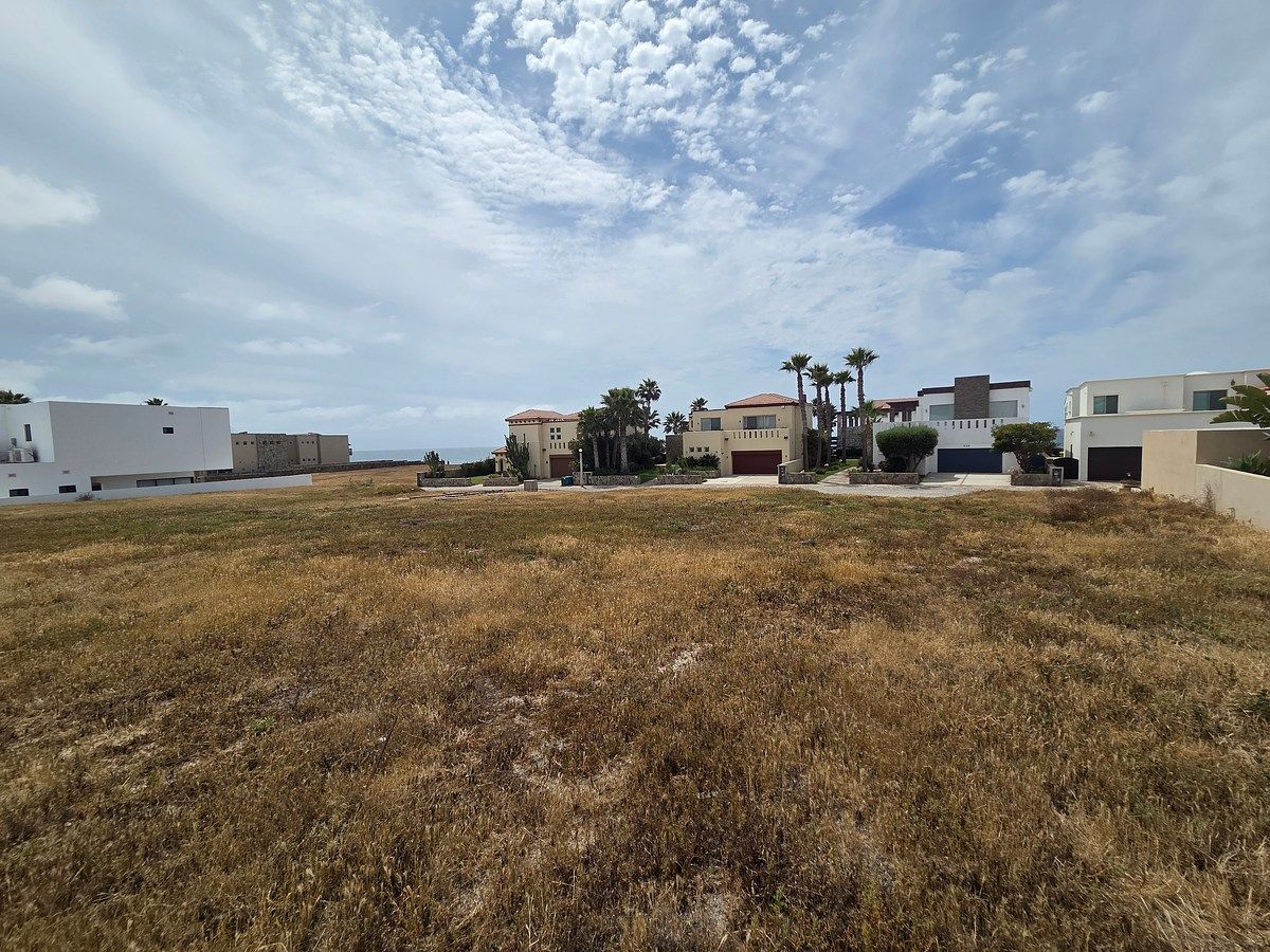 4 de 7: Vista hacia avenida