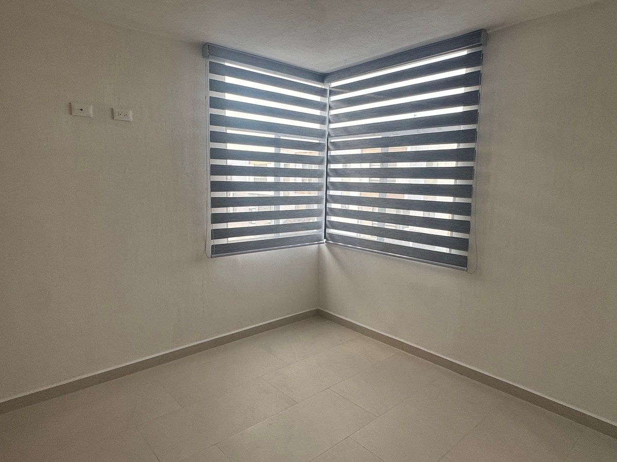 17 of 34: Recámara Secundaria 1