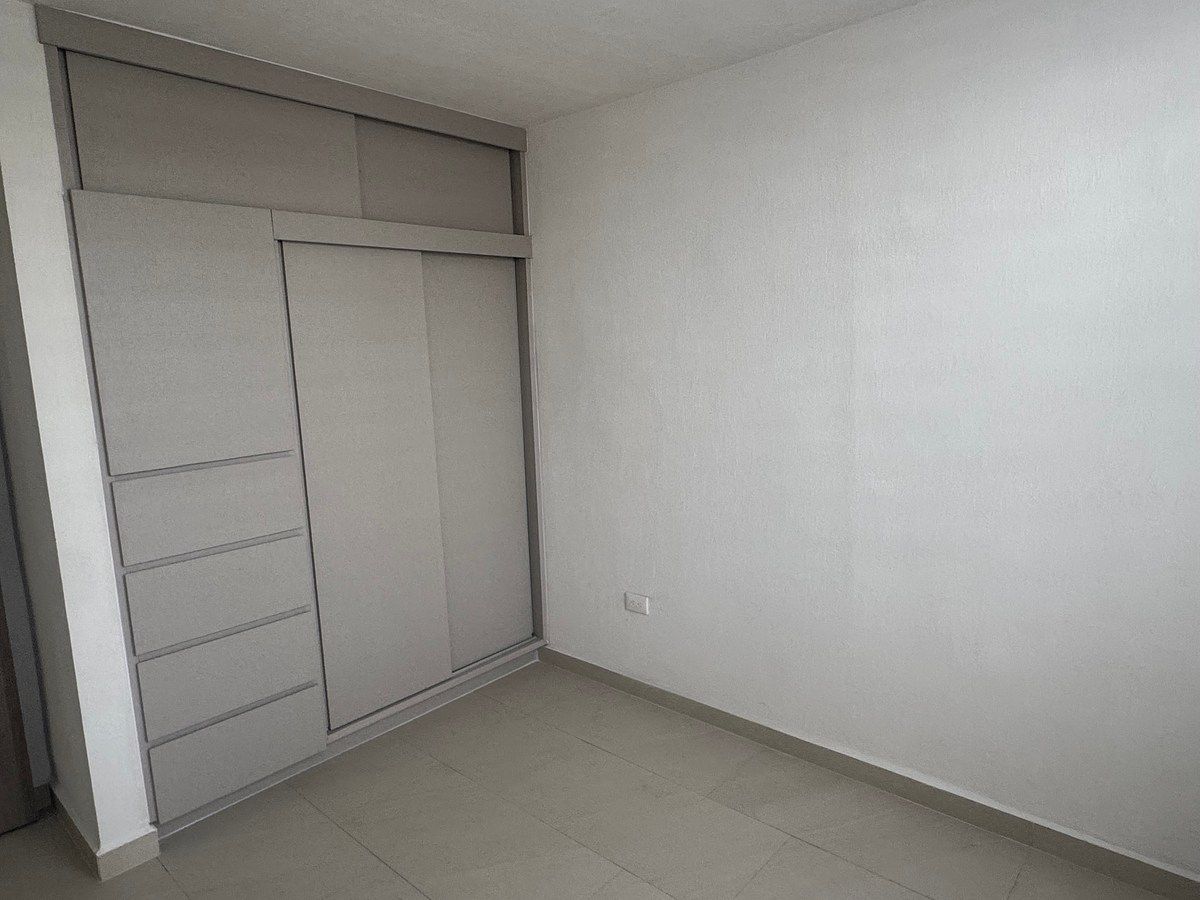 18 of 34: Closet Recámara Secundaria