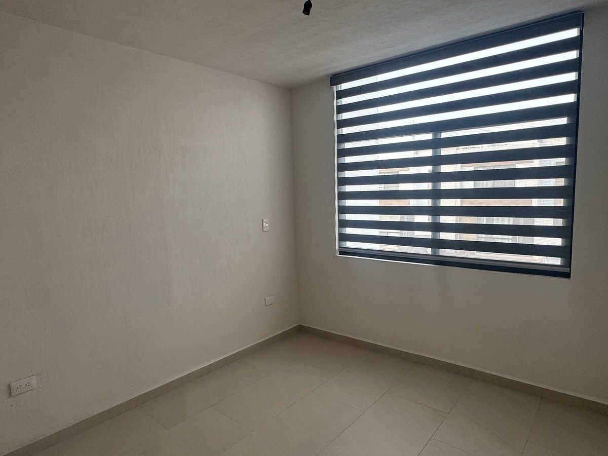 20 of 34: Recámara Secundaria 2