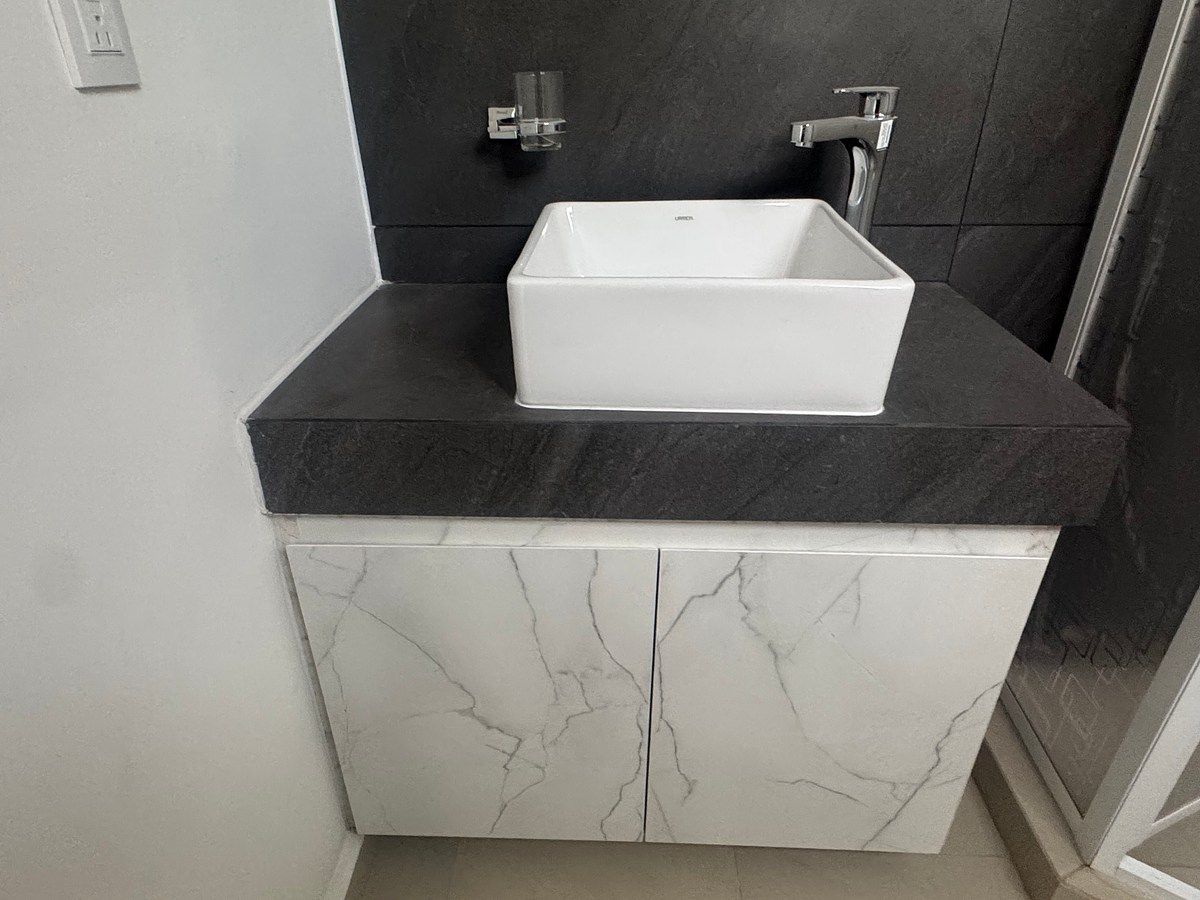 26 of 34: Baño de Recámara Principal