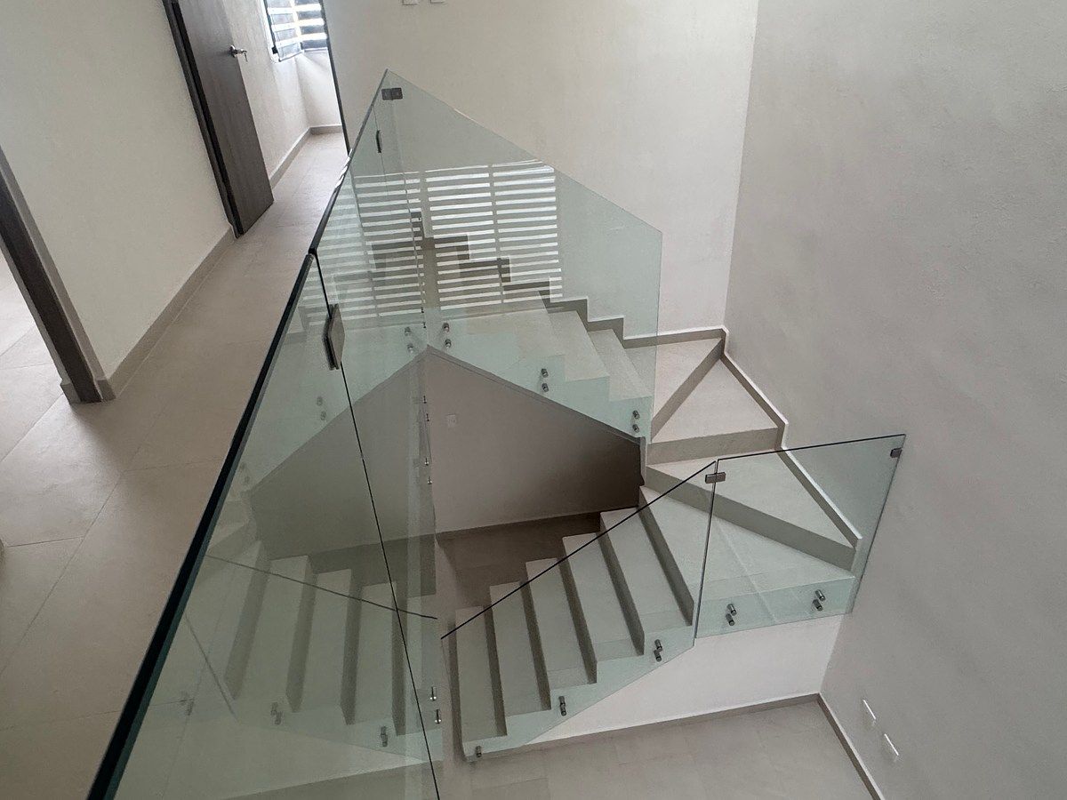 28 of 34: Vista planta alta con doble altura