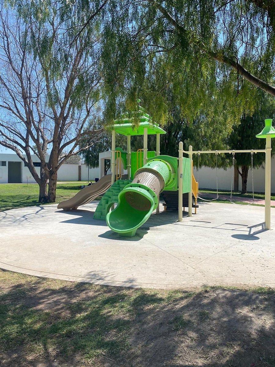 33 of 34: Juegos infantiles