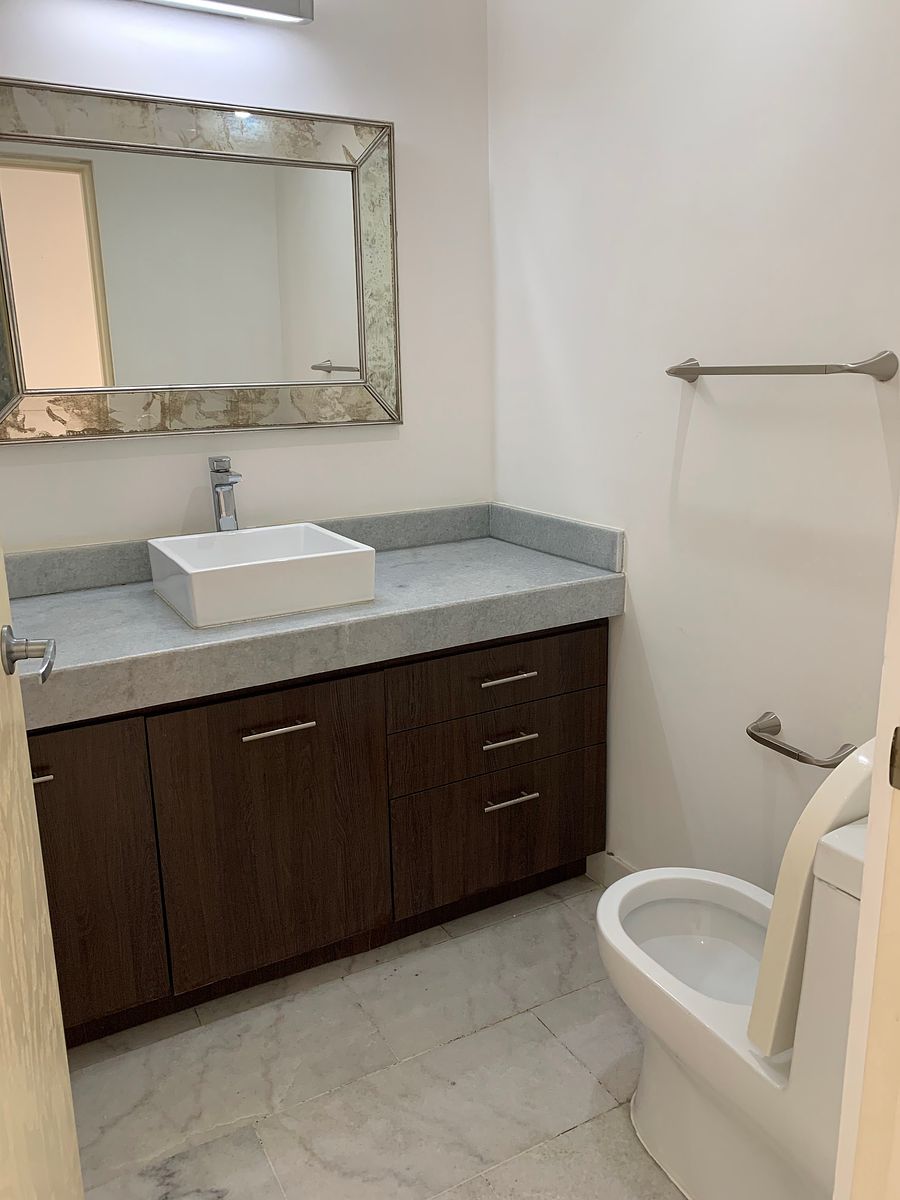 6 de 15: Baño secundario