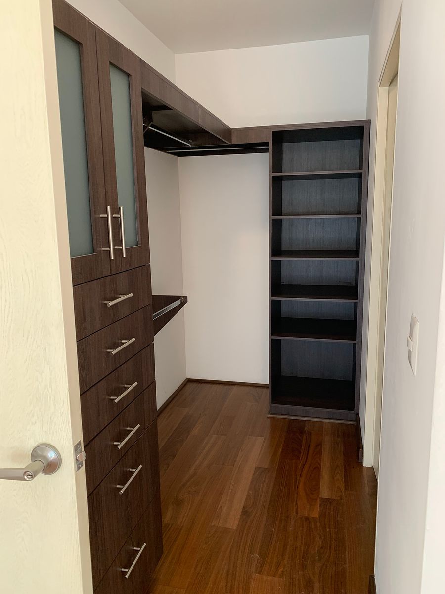 13 de 15: Closet Recámara Principal