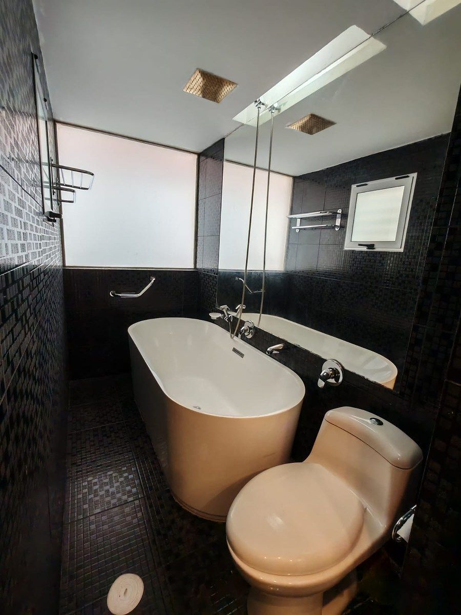 7 de 16: BAÑO DE RECÁMARA PRINCIPAL