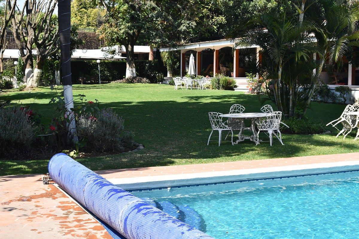 21 de 30: Jardín y alberca