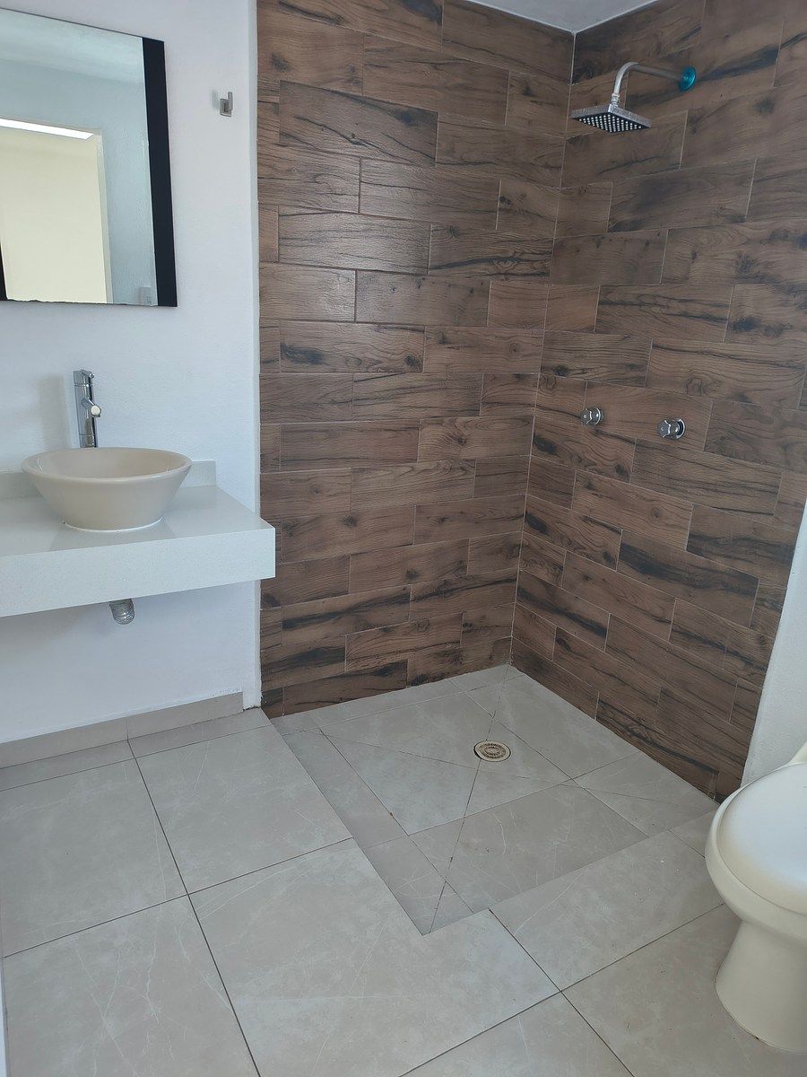 10 of 15: baño recamara principal