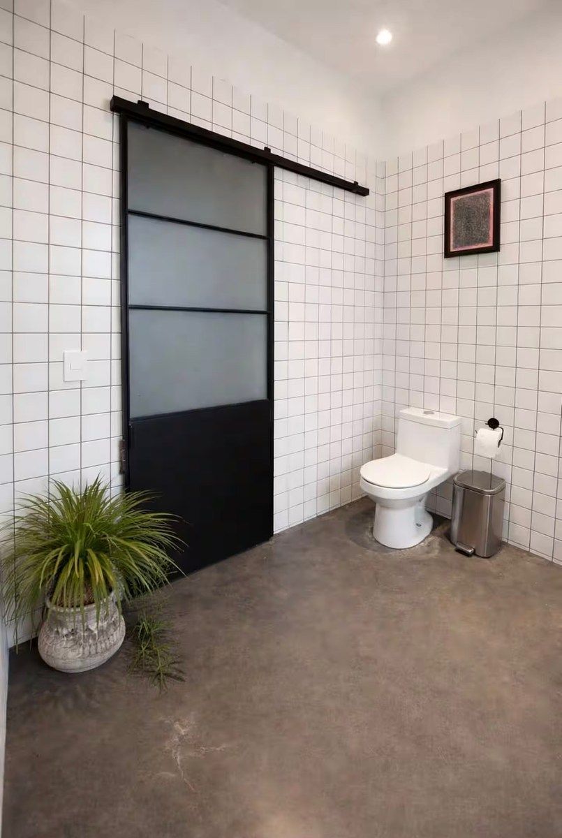 41 de 41: Medio baño PB