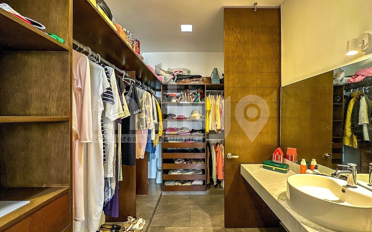 32 de 50: Vestidor Recámara Secundaria 1