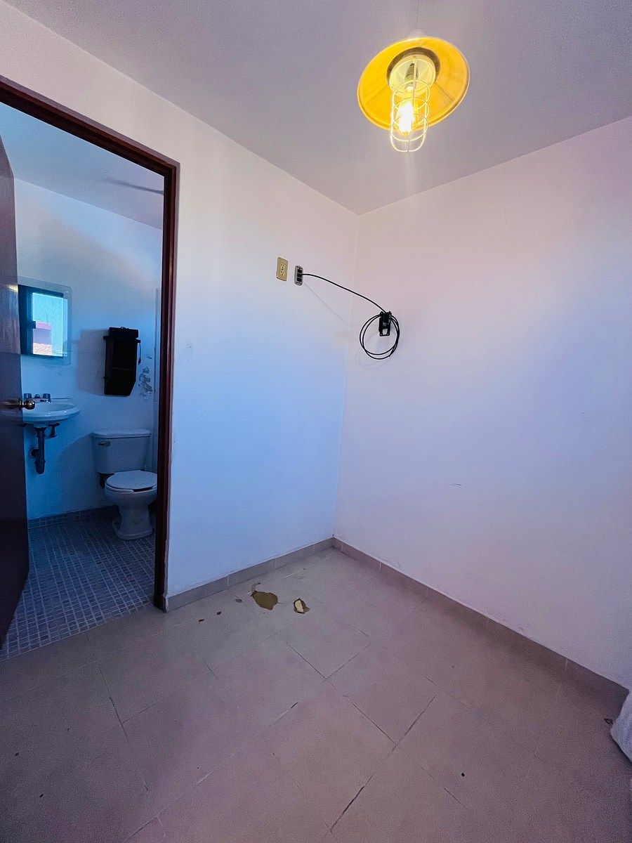 27 de 32: Cuarto de servicio