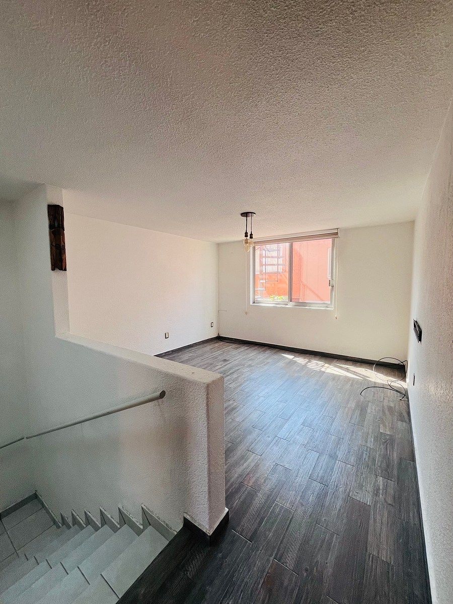 25 de 32: Sala de tv