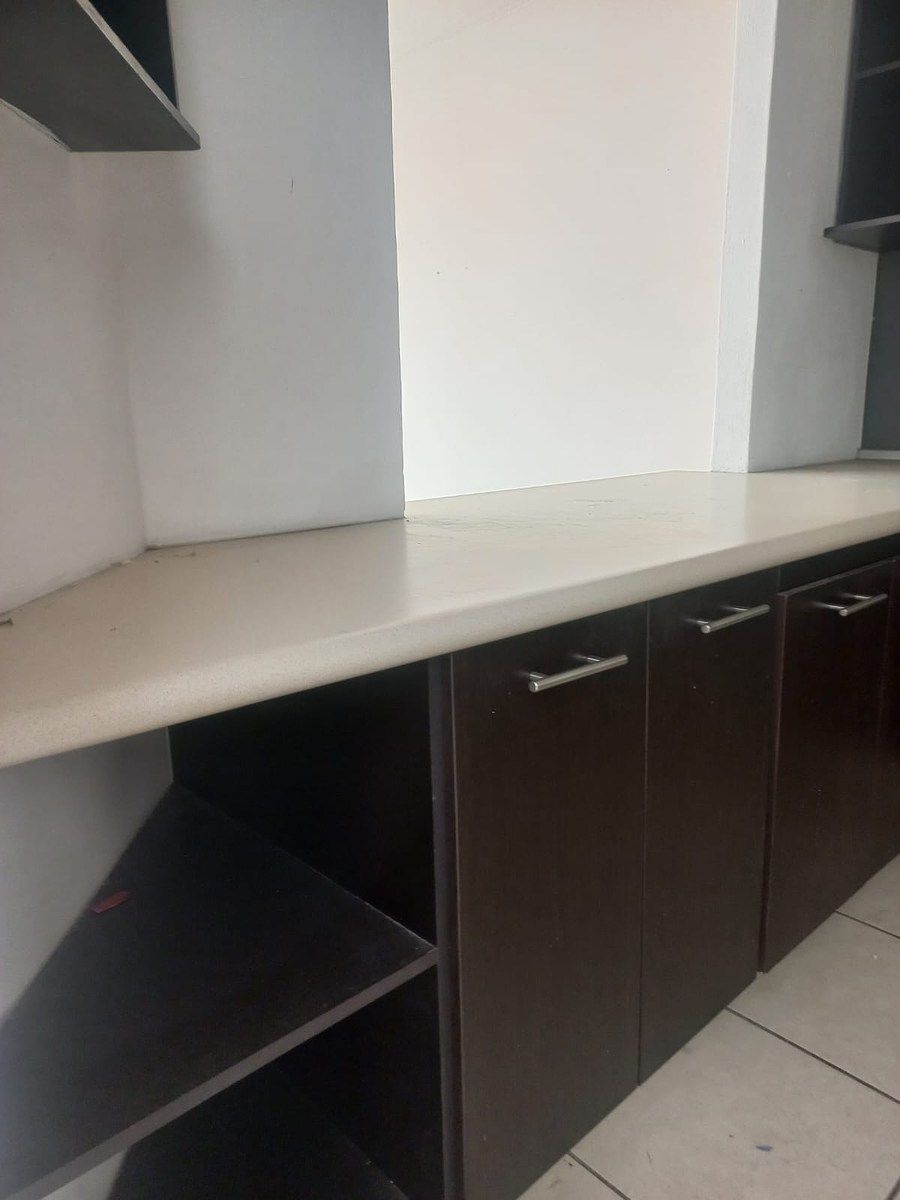 6 de 22: cocina acceso a área social