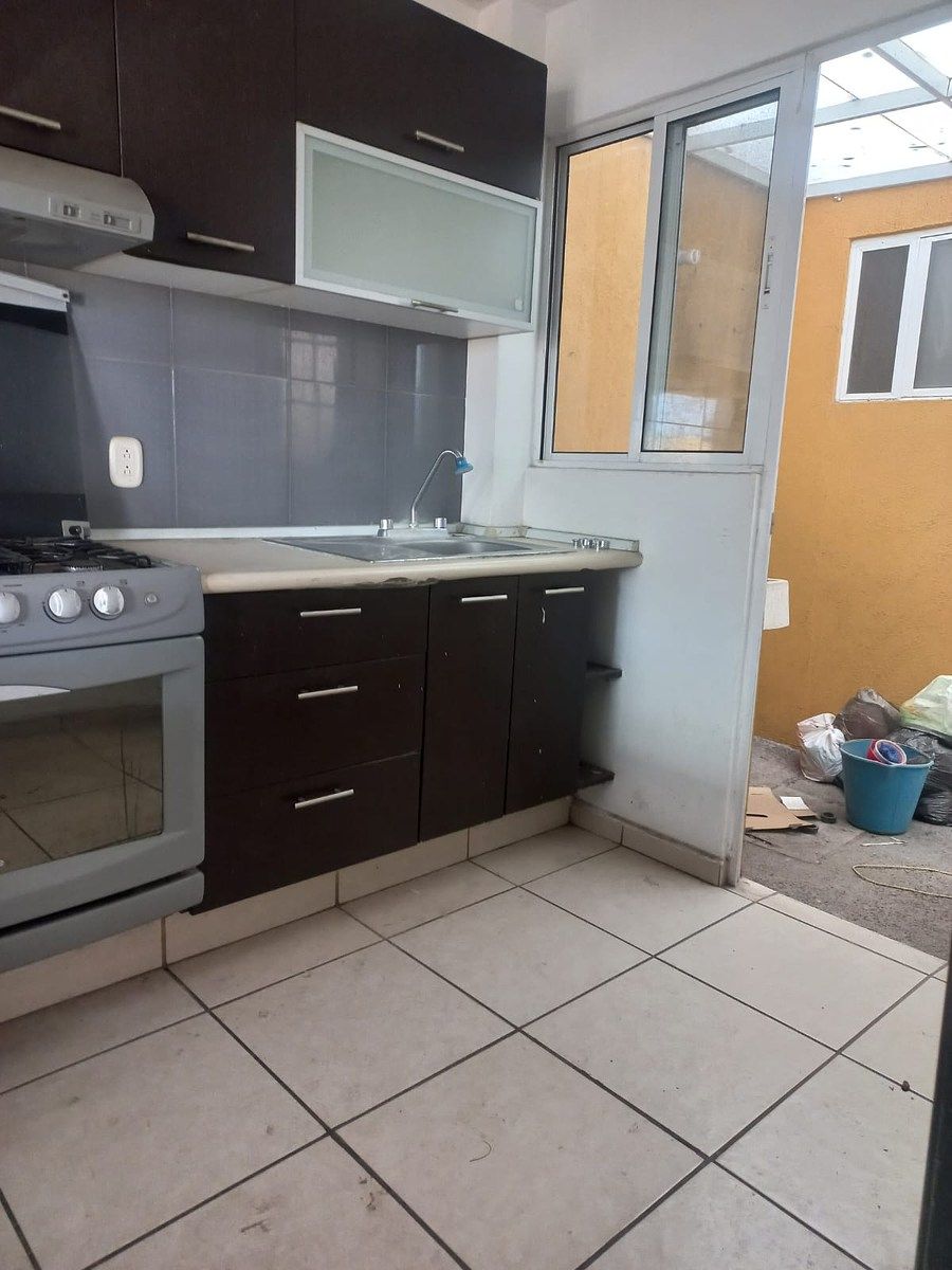 7 de 22: cocina acceso a área de lavado