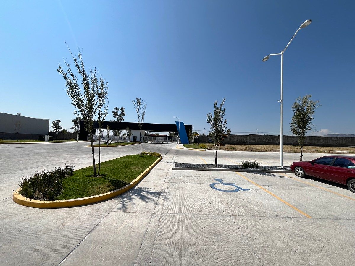 14 of 14: Cajones de estacionamiento disponibles!!