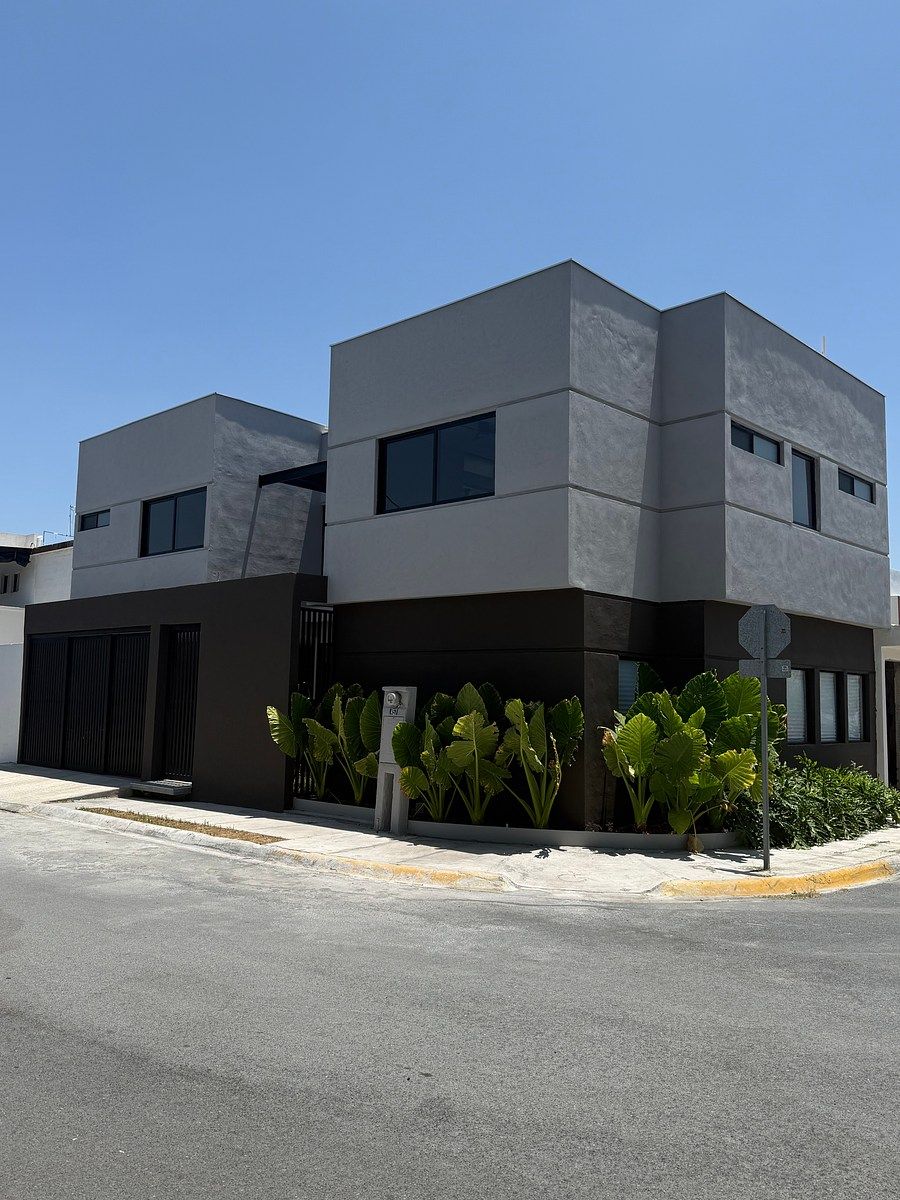 Casa à VENDA / ALUGUEL | na esquina | Bairro Privado | Apodaca, foto 1 de 25