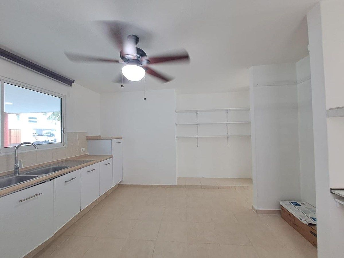 4 de 11: Cocina equipada