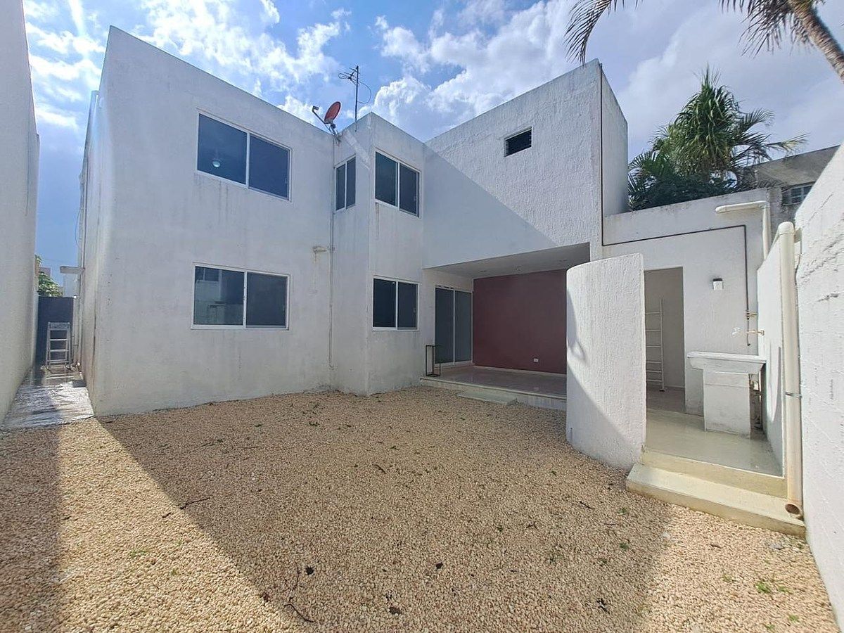 11 de 11: Terraza completa con pasillo de servicio