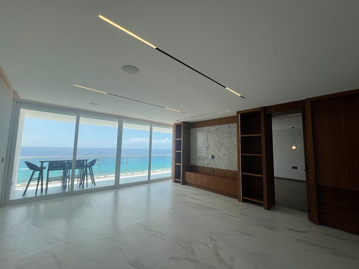 SALA Y TERRAZA CON VISTA AL MAR, foto 6 de 18