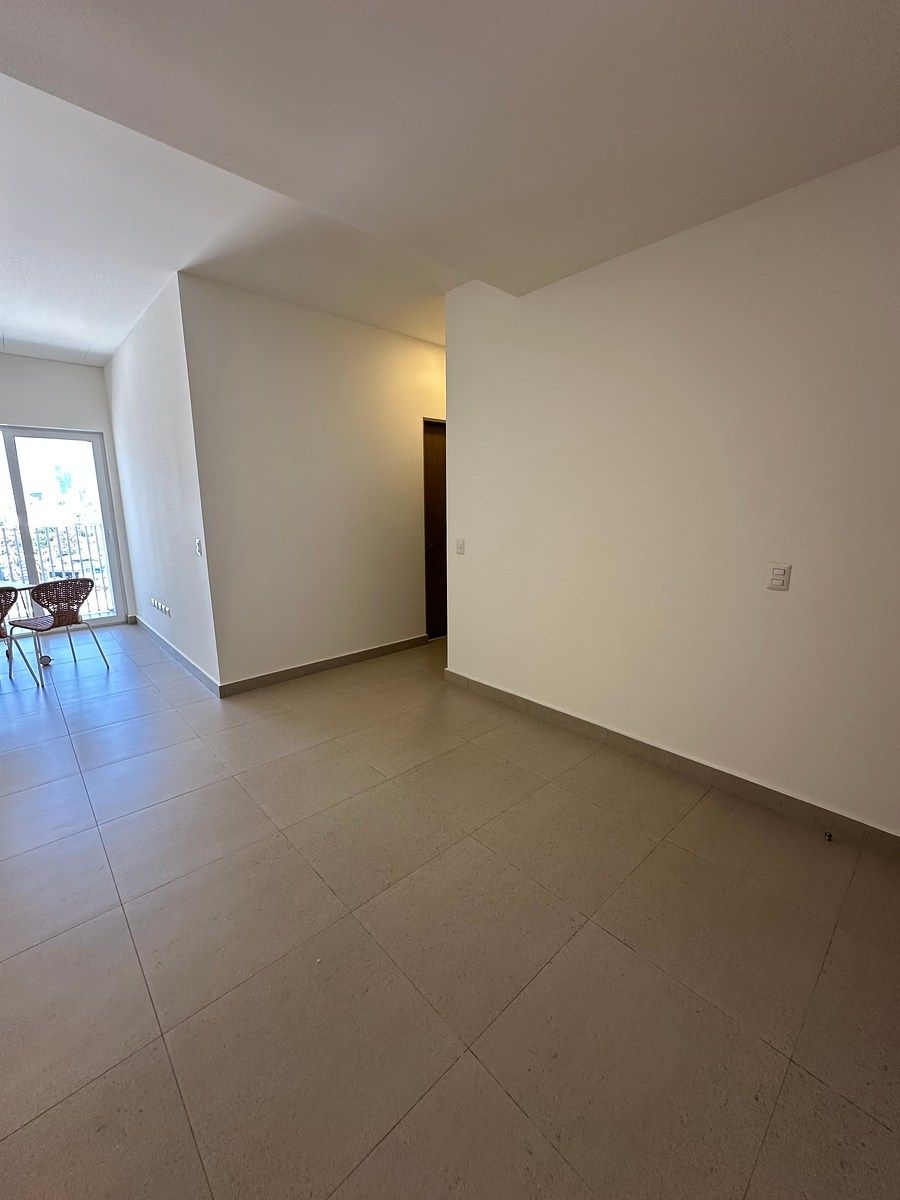 5 of 9: Área común y terraza