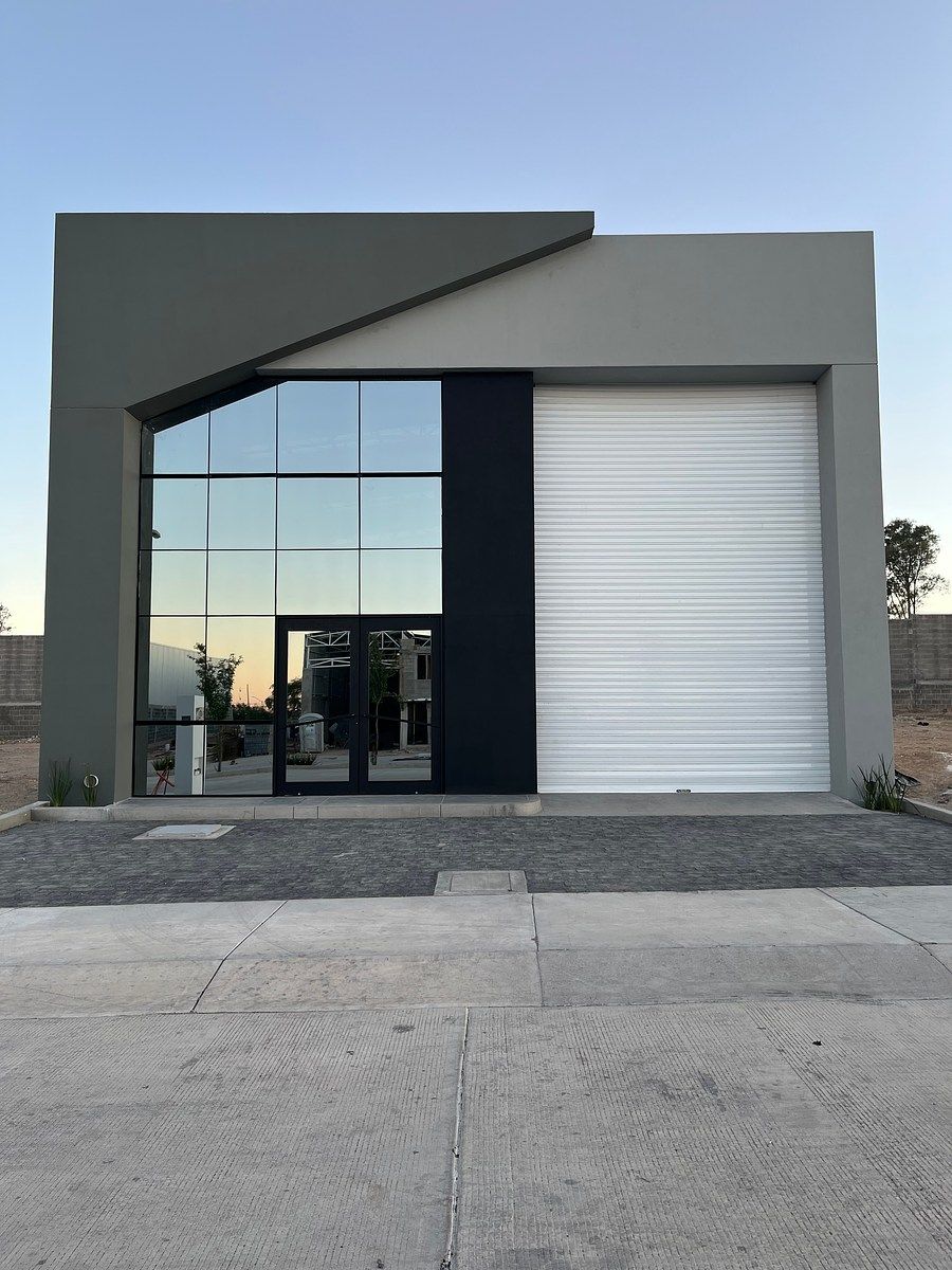 1 de 10: FACHADA PRINCIPAL