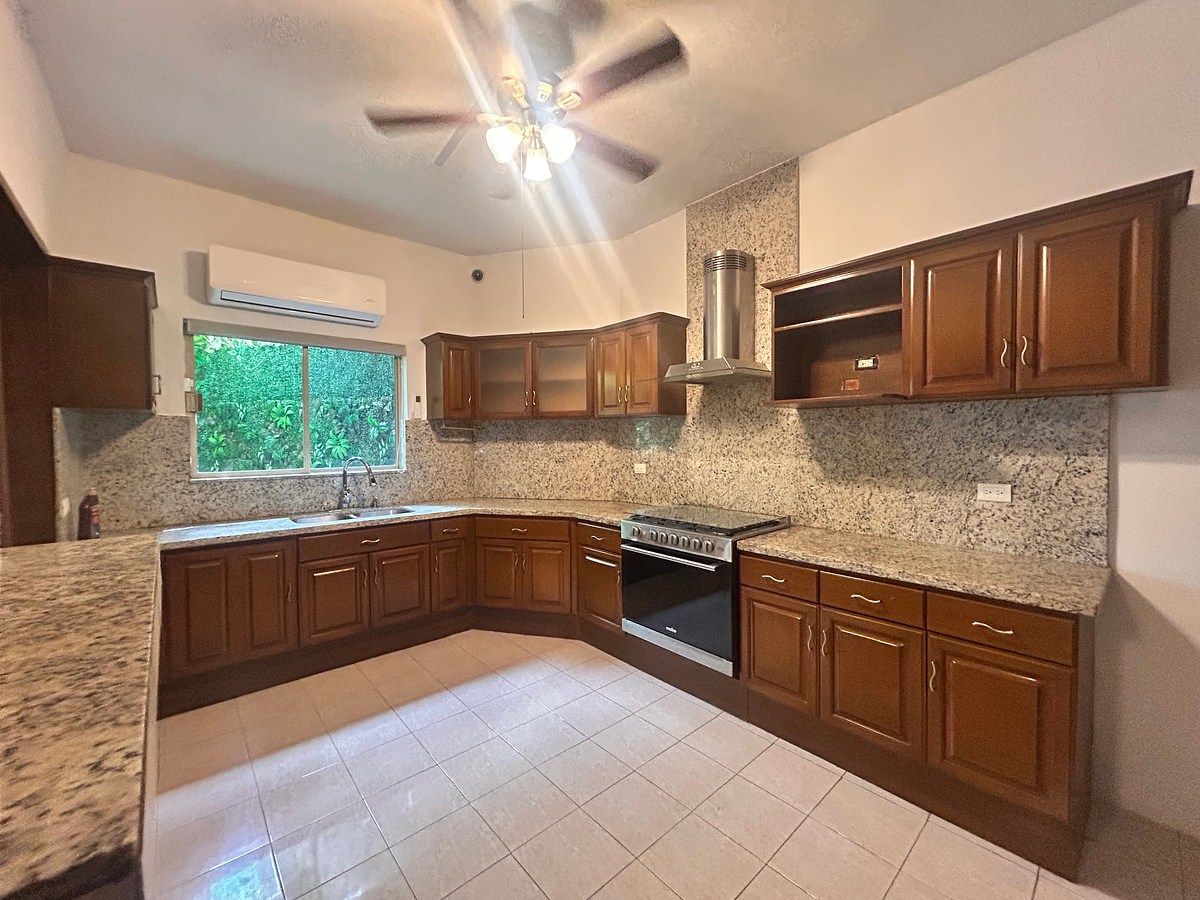 Casa em Residencial Cumbres, Monterrey, foto 15 de 47