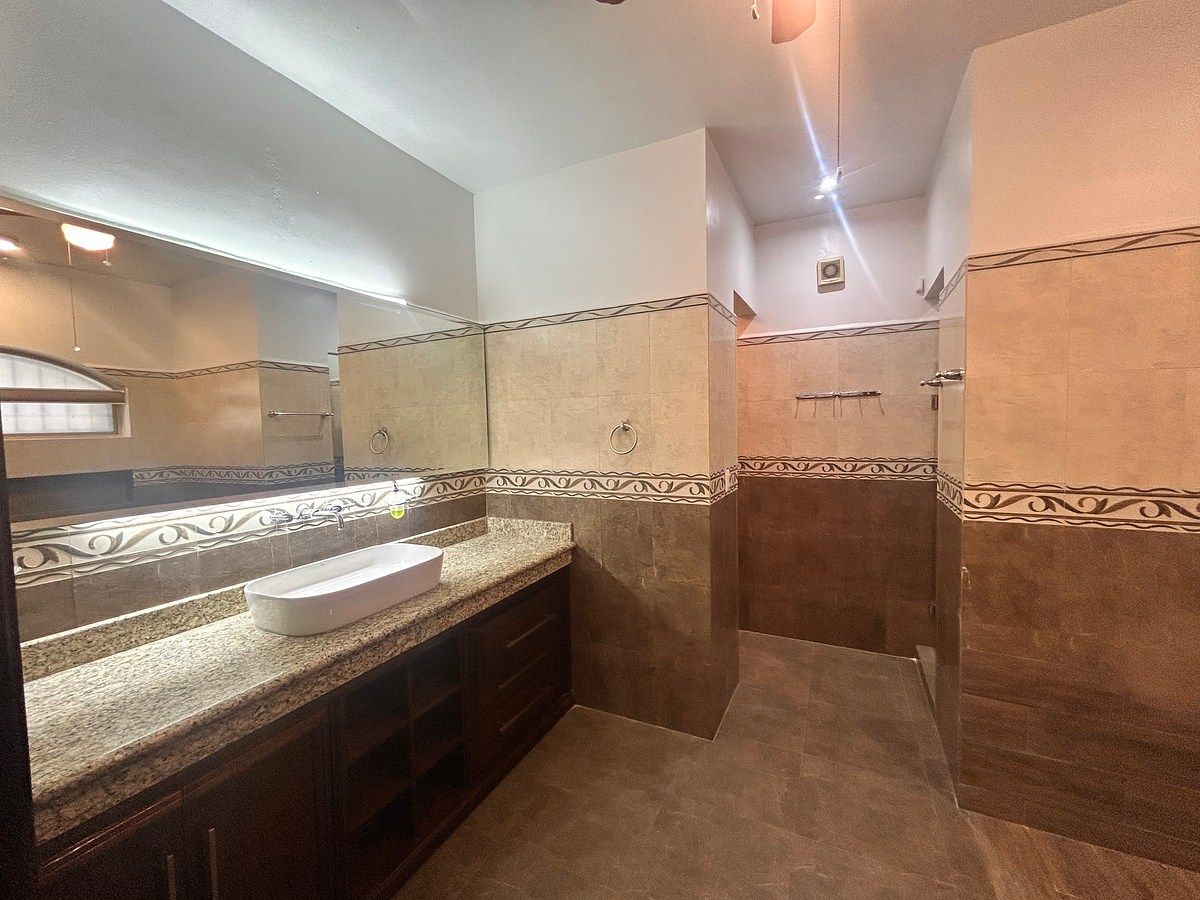 Casa em Residencial Cumbres, Monterrey, foto 28 de 47