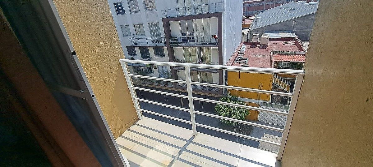 9 de 28: Balcón recámara secundaria