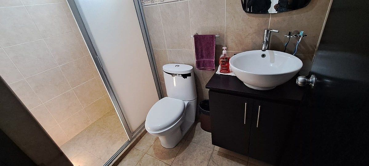 10 de 28: Baño de Uso General