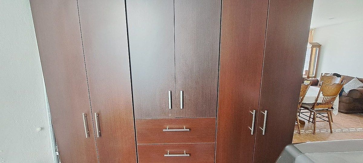 11 de 28: Closet de blancos