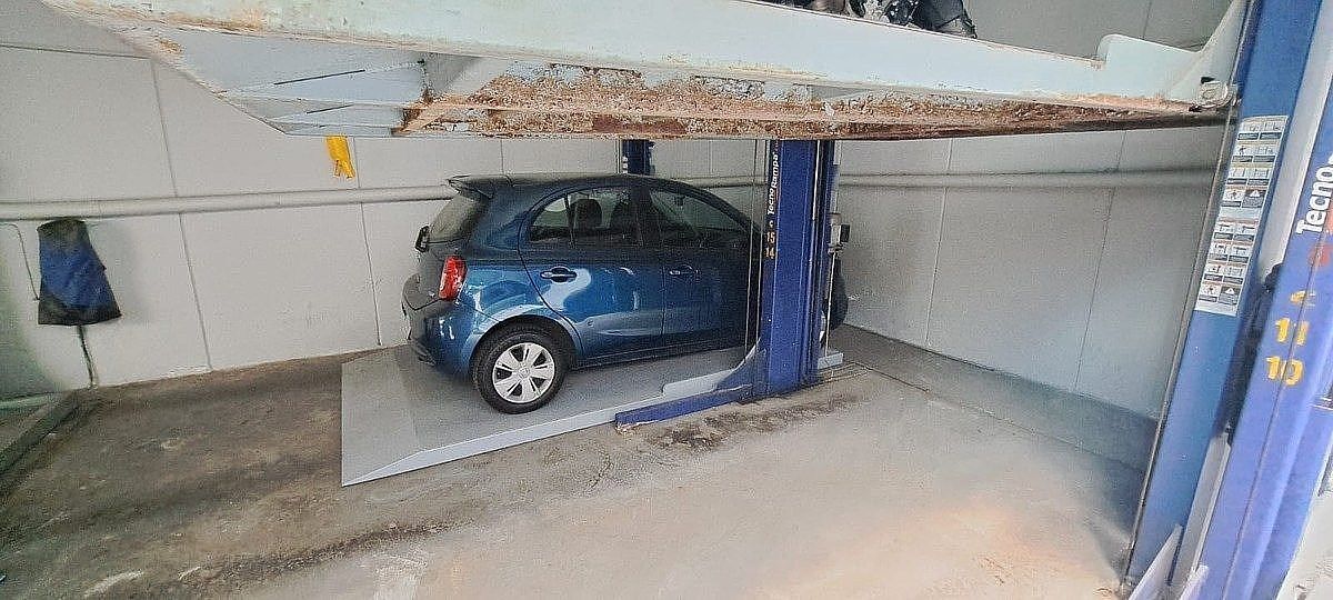 21 de 28: Estacionamiento