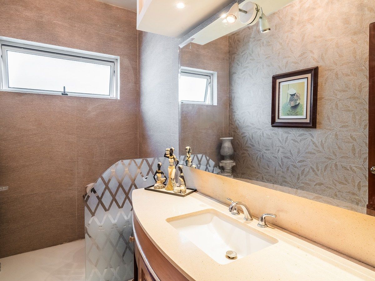 9 de 33: 1/2 baño Visitas