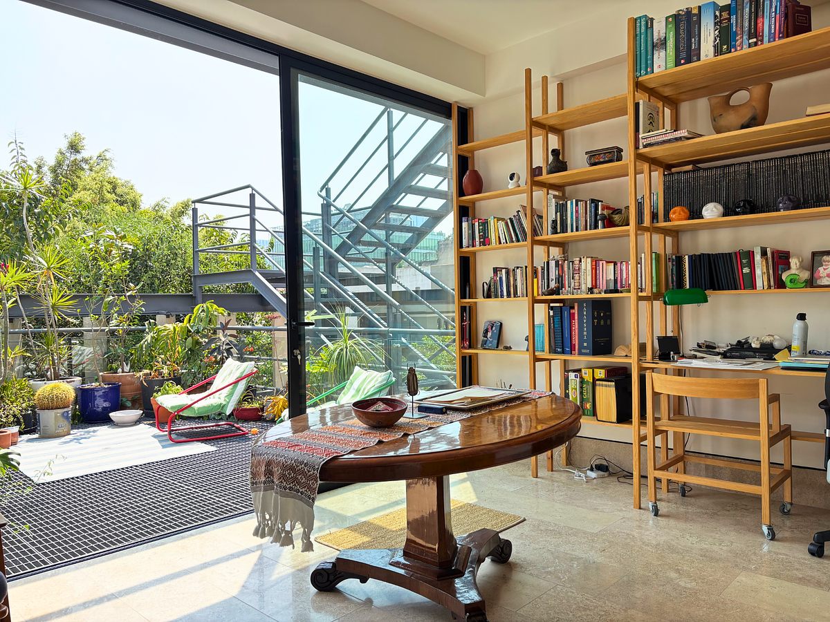 6 de 33: Terraza y oficina