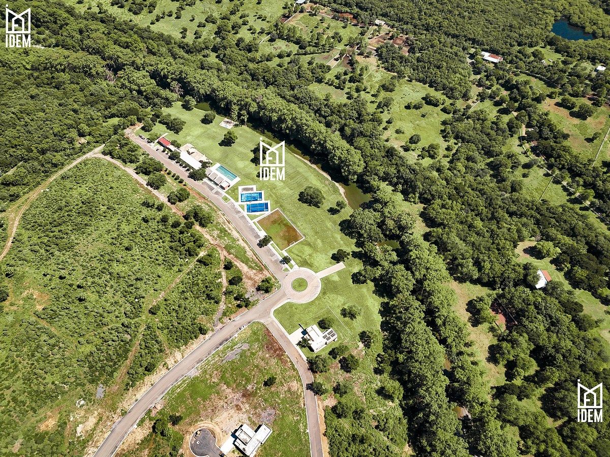 4 of 5: AmenidadesExteriores3.jpg