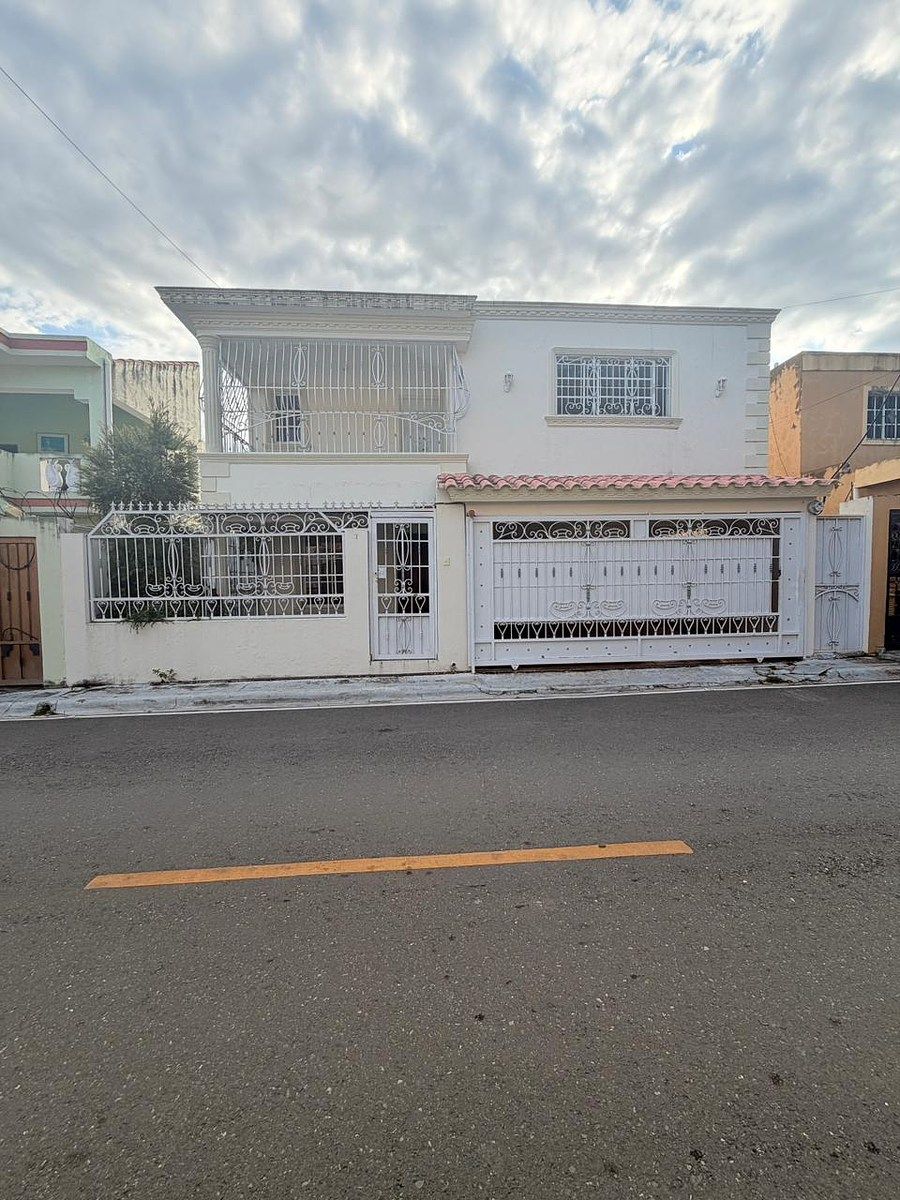 ¡Vendo casa en Autopista de San Isidro, Zona Oriental! CERCA DEL BRAVO., foto 1 de 18
