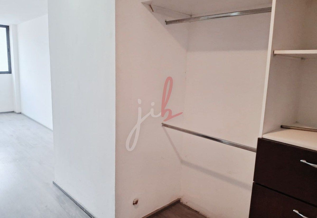 9 de 10: Vestidor habitación principal