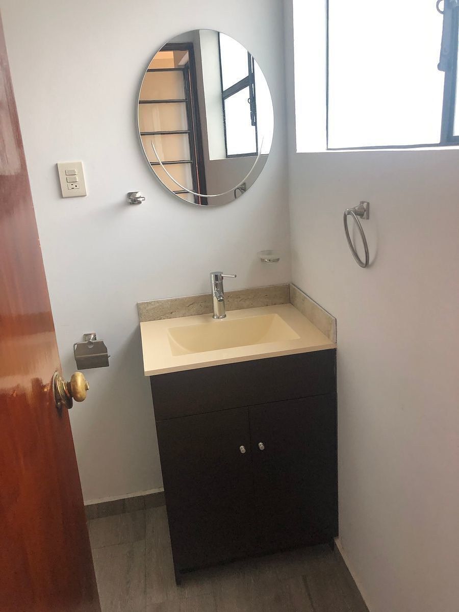 18 de 29: 2do BAÑO COMPLETO