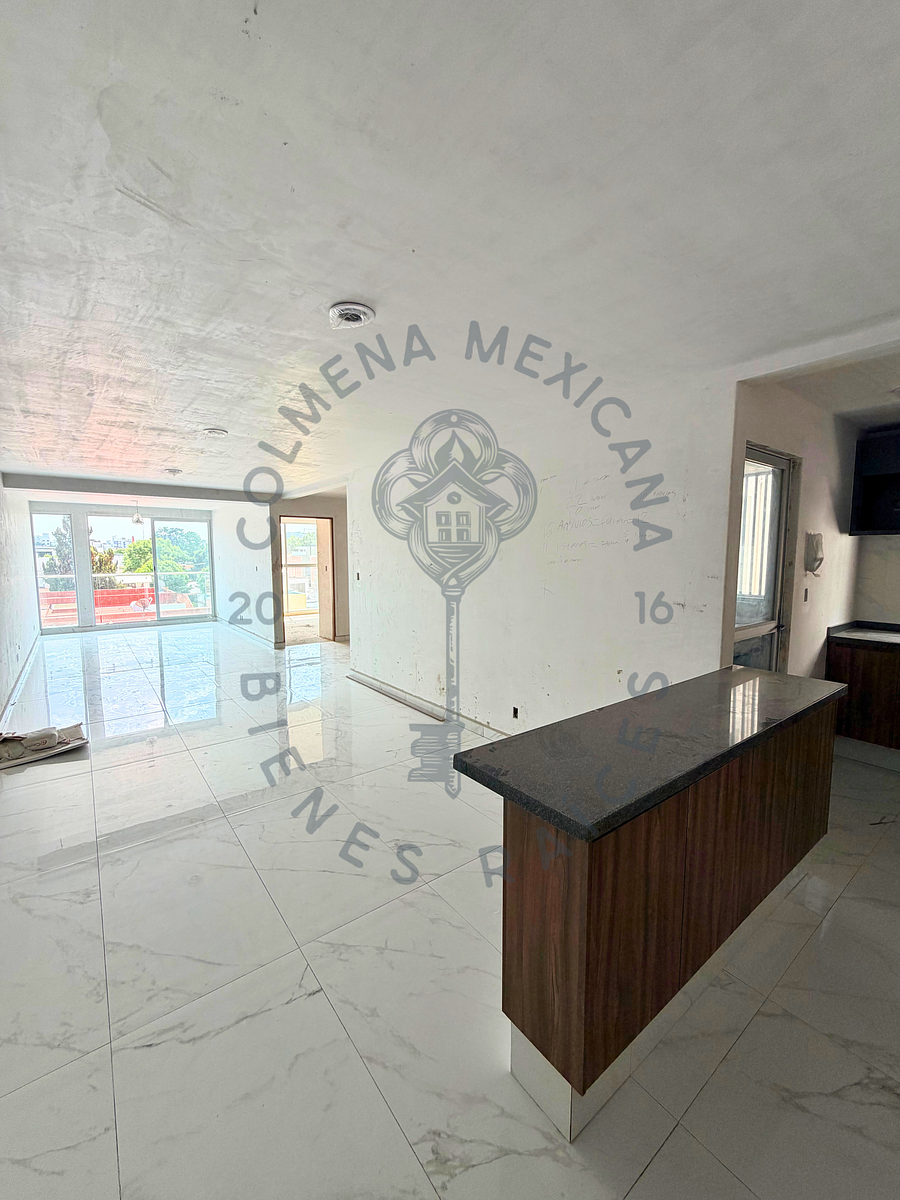 3 de 9: Amplia estancia de 40 m2 lineales.