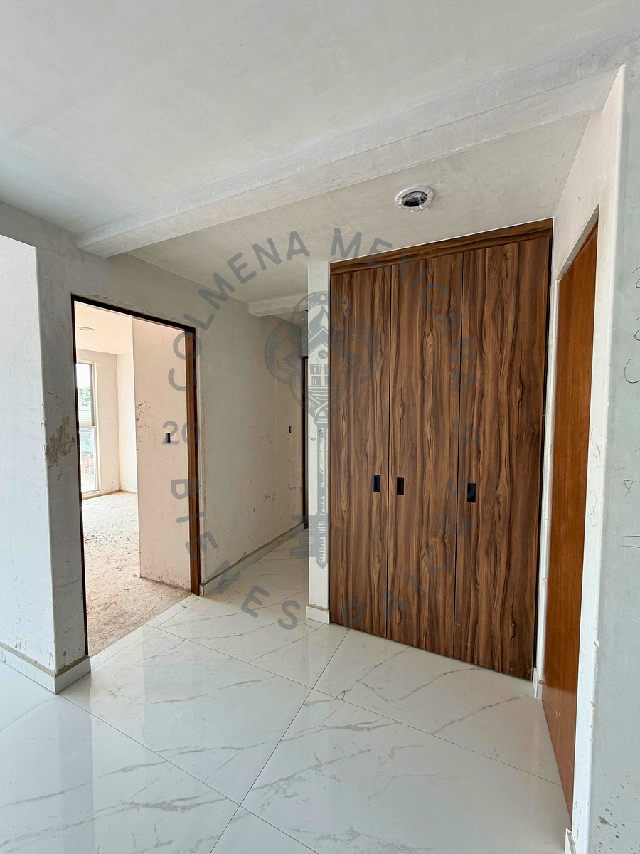 6 de 9: Clóset de blancos o alacena en estancia.