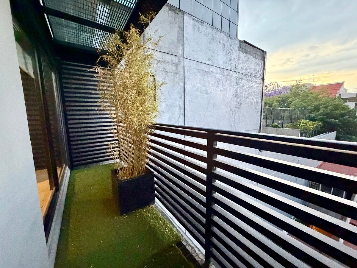 11 de 18: Balcón de dos recámaras